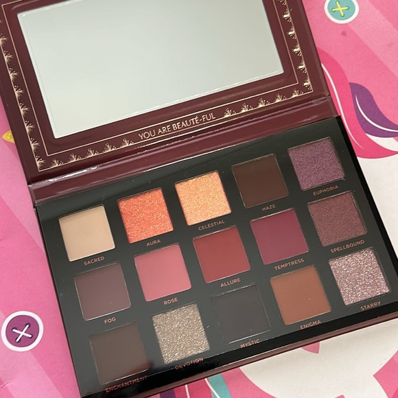 Ace Beautē Mystic Romance Eyeshadow Palette - Picture 1 of 4